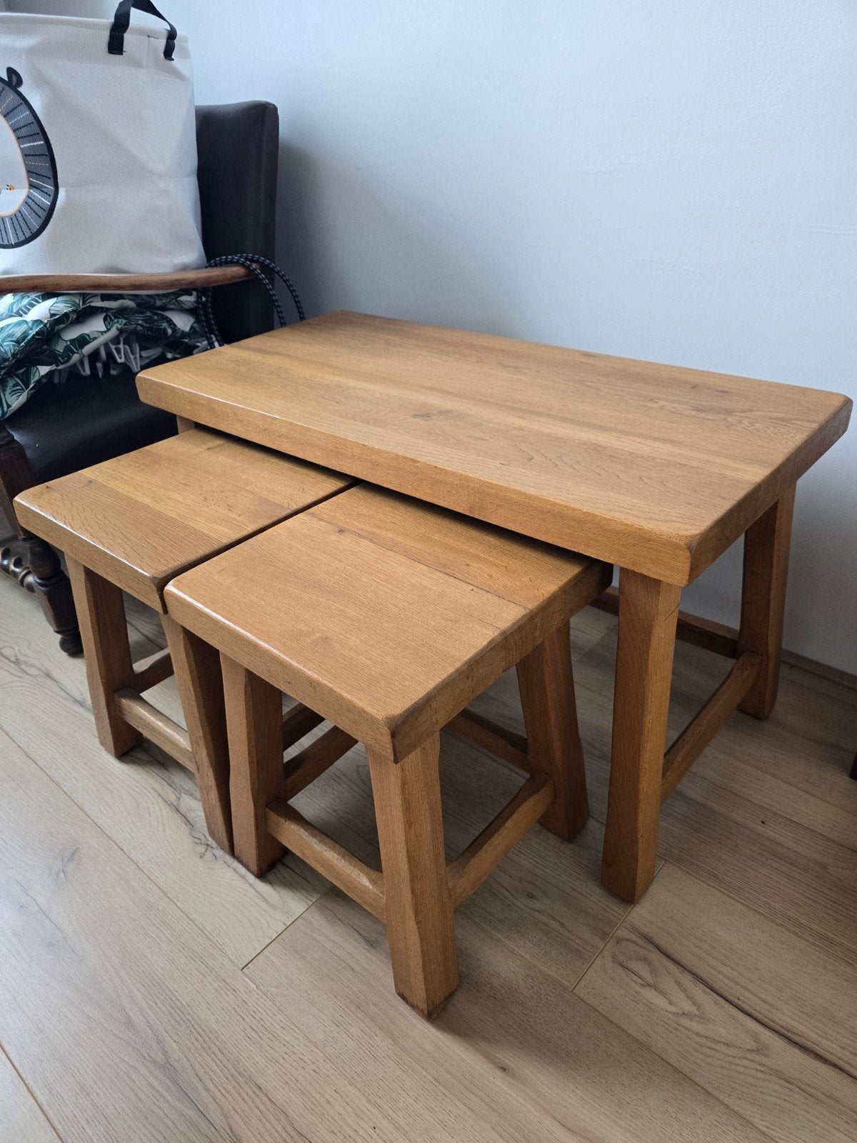 Massief eiken miniset: tafel (80x38x45) met 2 krukjes, Ophalen, Minder dan 45 cm, Gebruikt, 75 cm of meer
