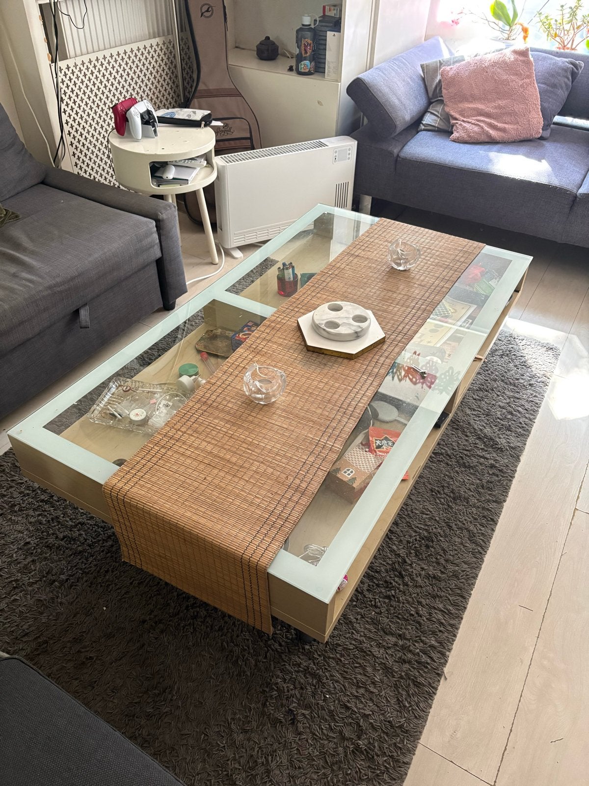 Salontafel met glazen blad en opbergruimte, Huis en Inrichting, Tafels | Salontafels, Ophalen, Gebruikt, 100 tot 150 cm, 50 tot 100 cm