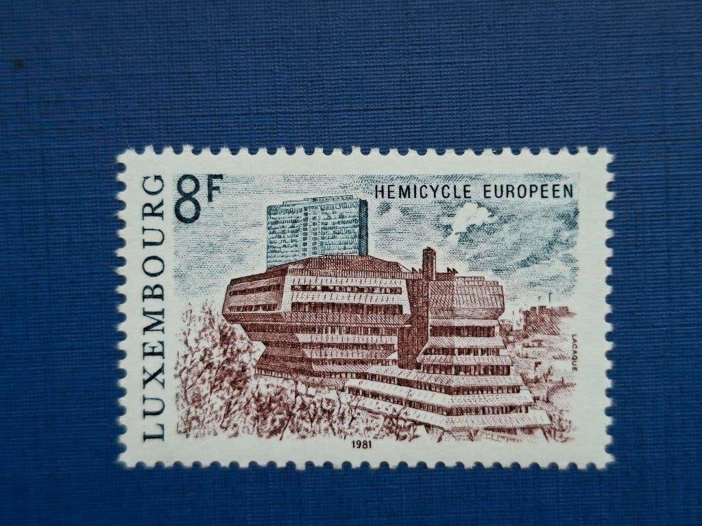 Postzegel Luxemburg 1981 PF zegel Gebouw Halfrond Europa, Postzegels en Munten, Ophalen of Verzenden, Luxemburg, Postfris