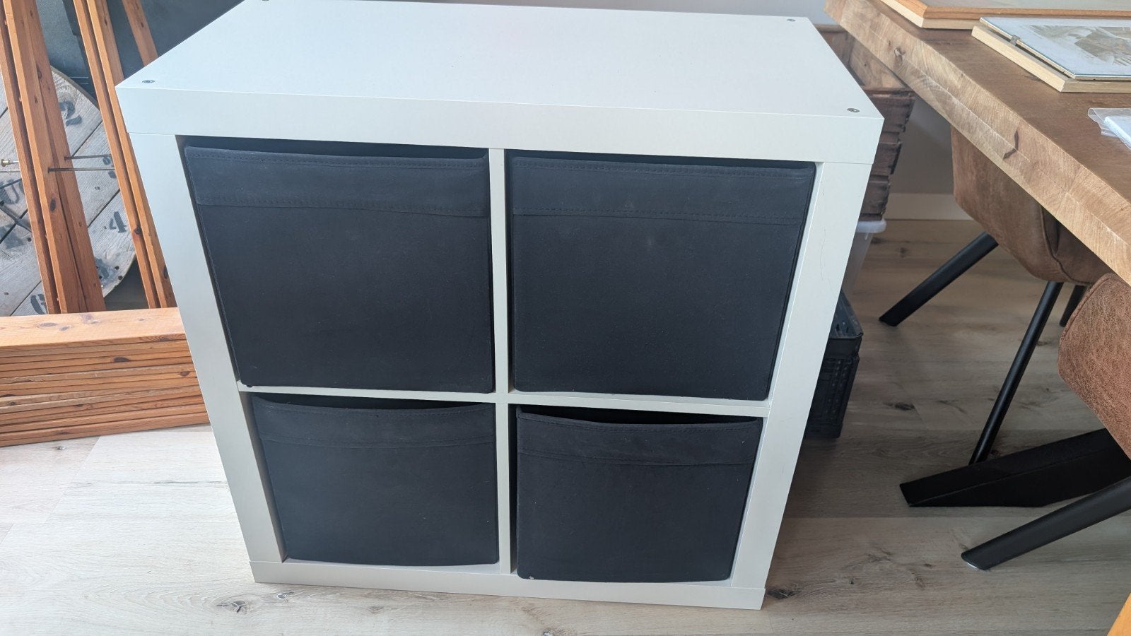 IKEA Kallax kast met 4 zwarte bakken, Huis en Inrichting, Kasten | Overige, Ophalen, Gebruikt