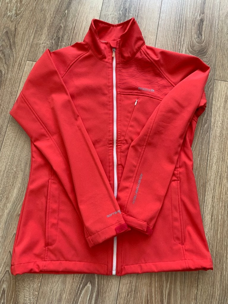NIEUW rood dames Regatta Great Outdoor Jack, maat 38, Maat 38/40 (M), Nieuw, Ophalen of Verzenden, Hardlopen of Fietsen