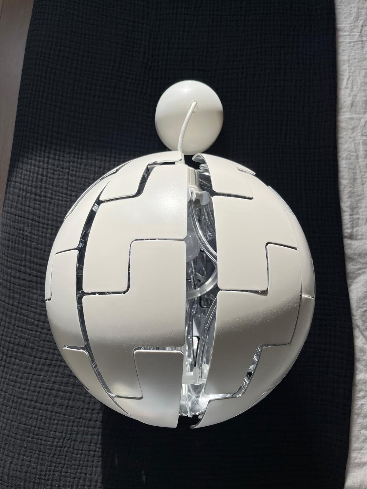 Moderne Witte Bolvormige Ikea Hanglamp - Stijlvol Design, Ophalen, Zo goed als nieuw, Kunststof, E27 (groot)
