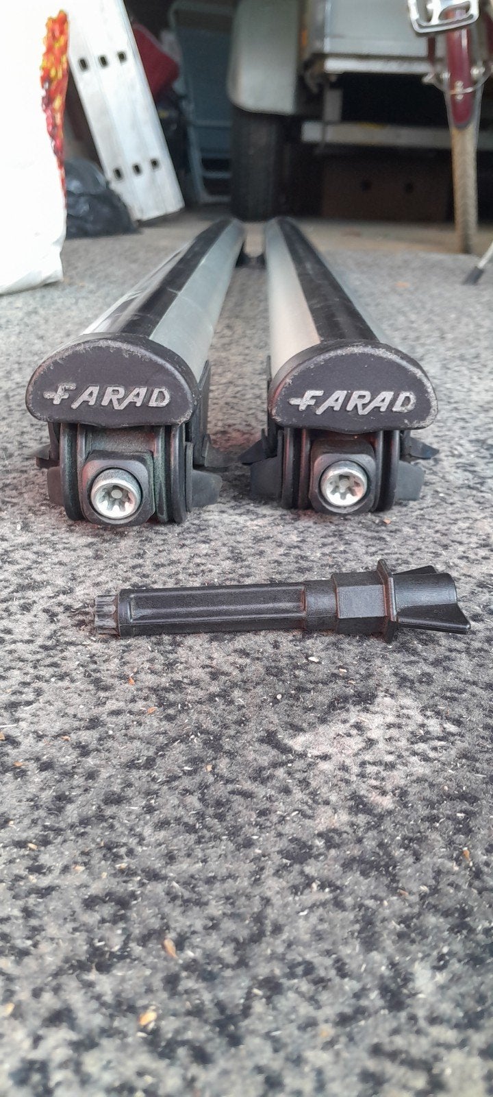Farad dakdragers 120cm!! 10cm langer dan standaard, Ophalen