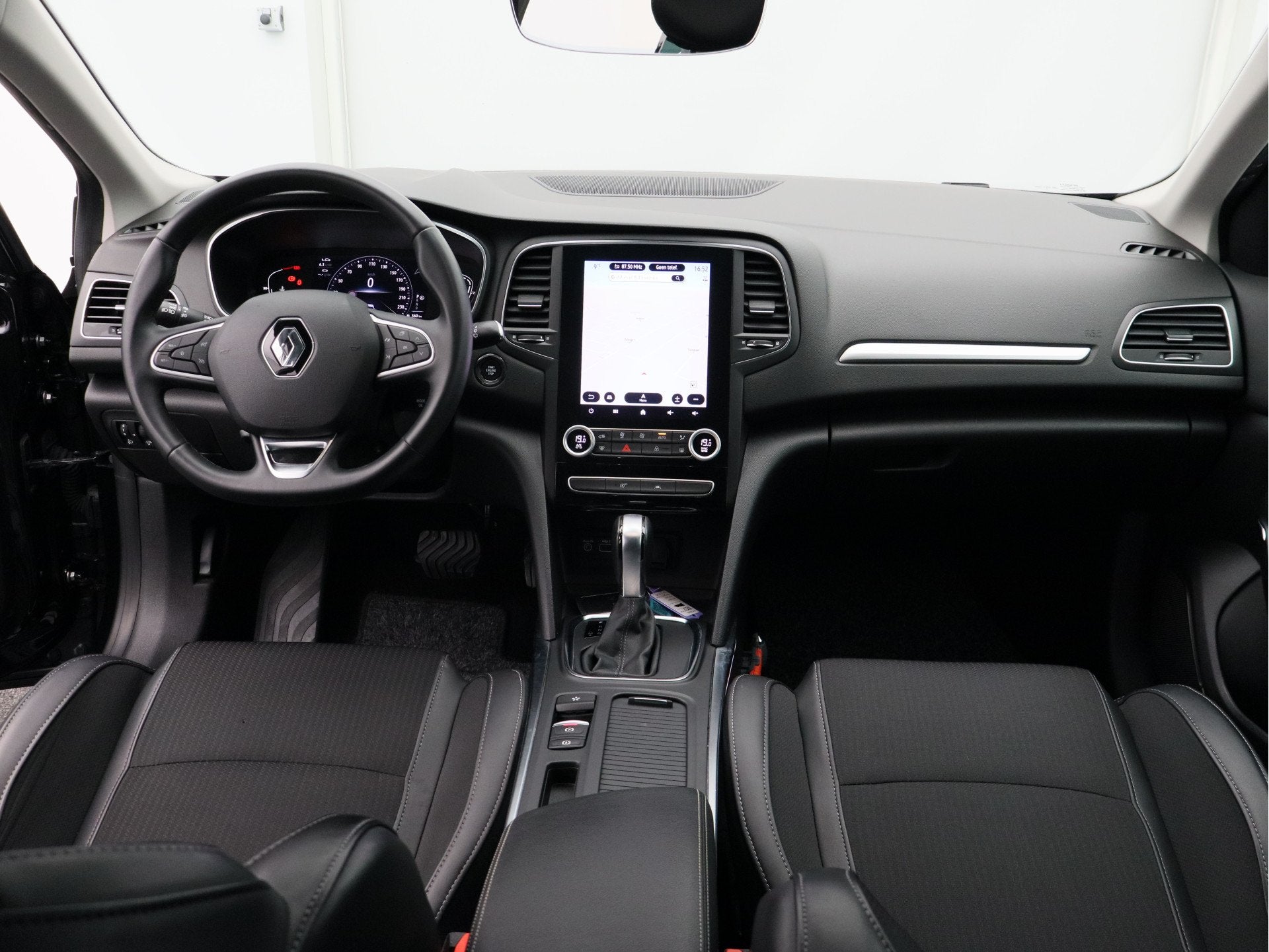 Renault Mégane Estate 1.3 TCe 140 Techno/ automaat/ trekhaa, Stof, Gebruikt, 4 cilinders, Parkeersensor