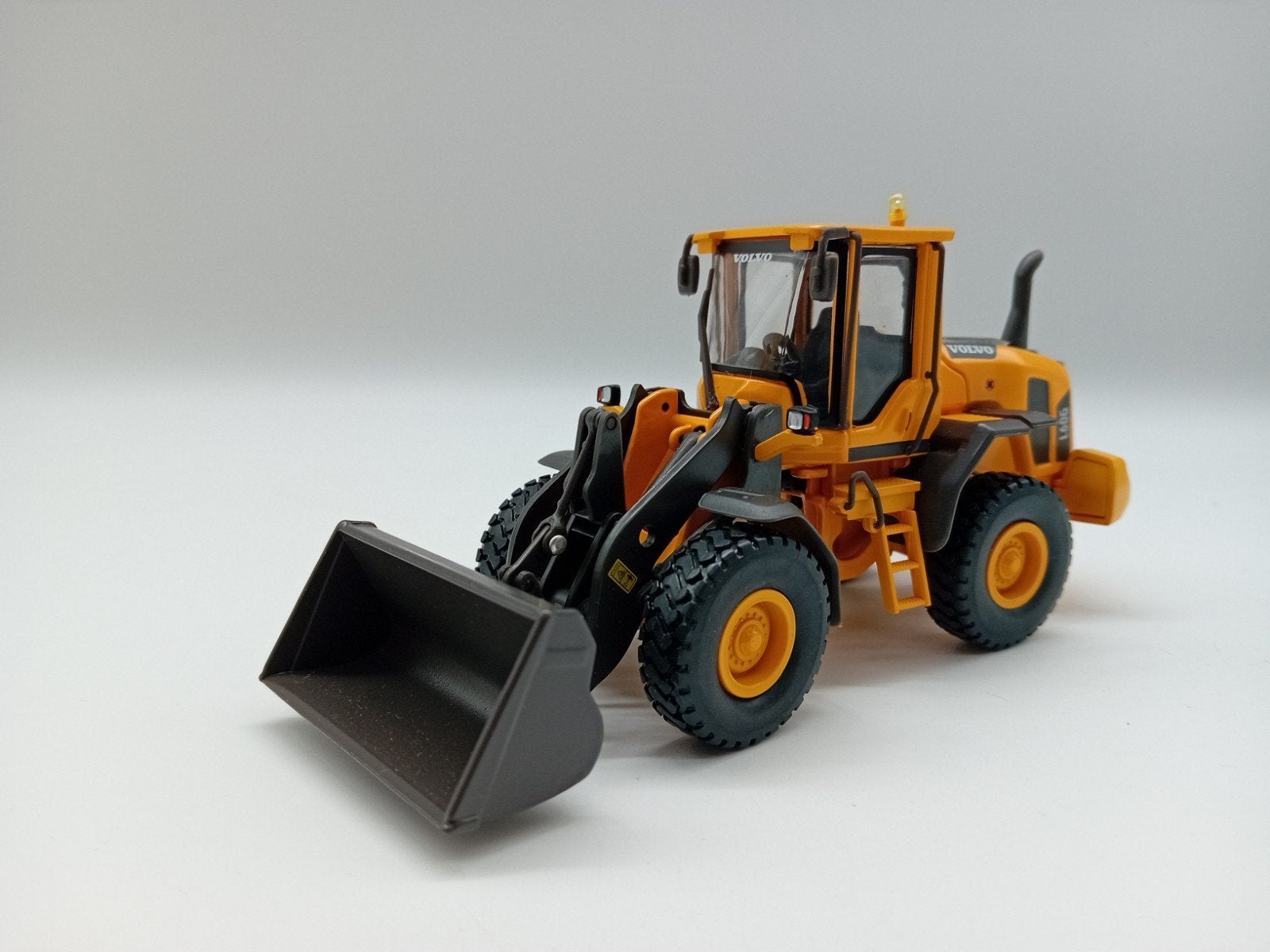 MOTORART VOLVO L60G