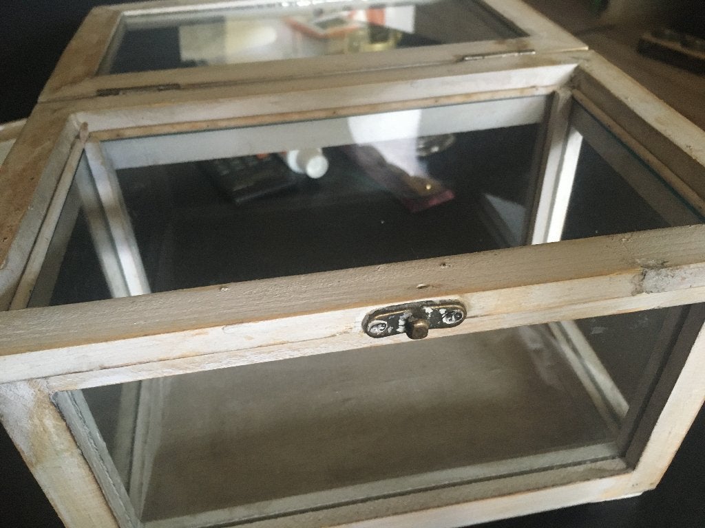 decoratief kistje glazen wandjes met hout+sluiter, Huis en Inrichting, Ophalen of Verzenden, Gebruikt, Wit, Vintage