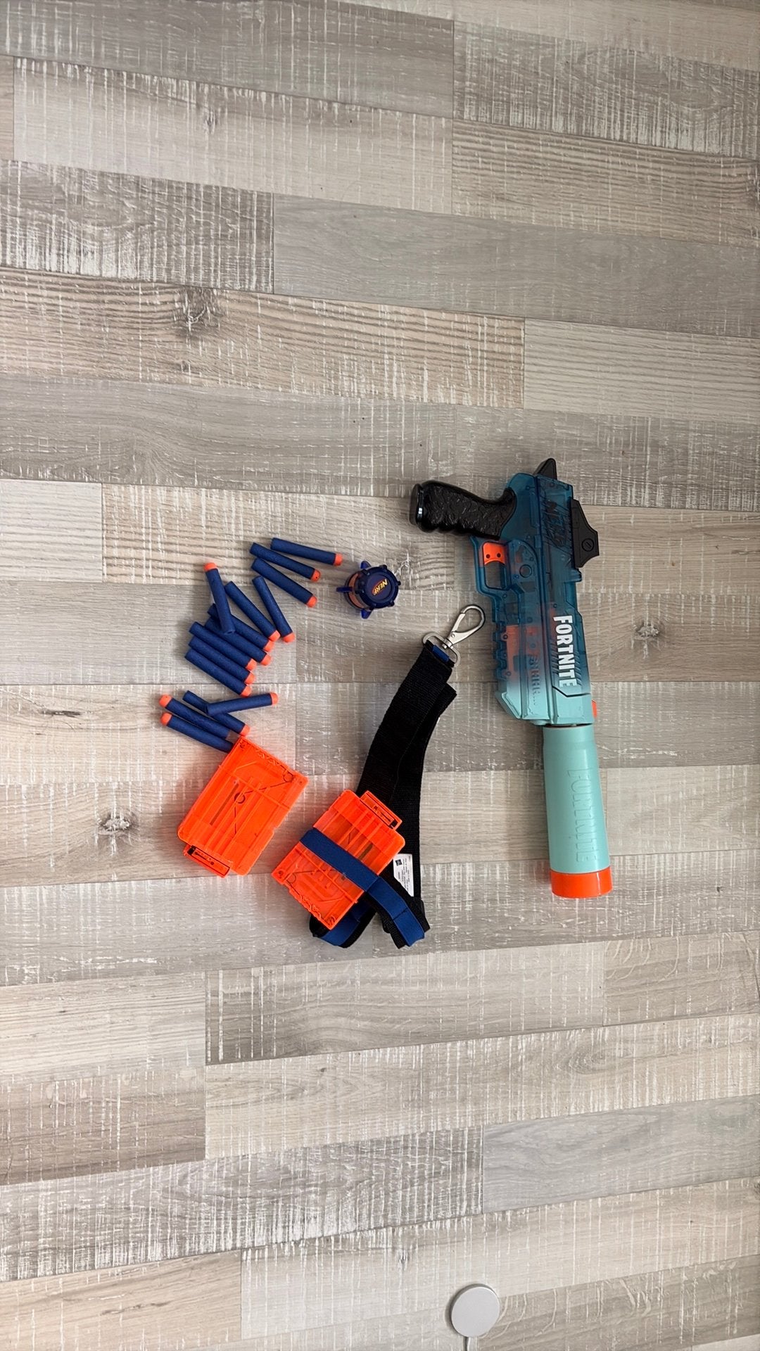 Fortnite nerf, met demper. En paar kogels, Kinderen en Baby's, Speelgoed | Buiten | Actiespeelgoed, Ophalen, Zo goed als nieuw