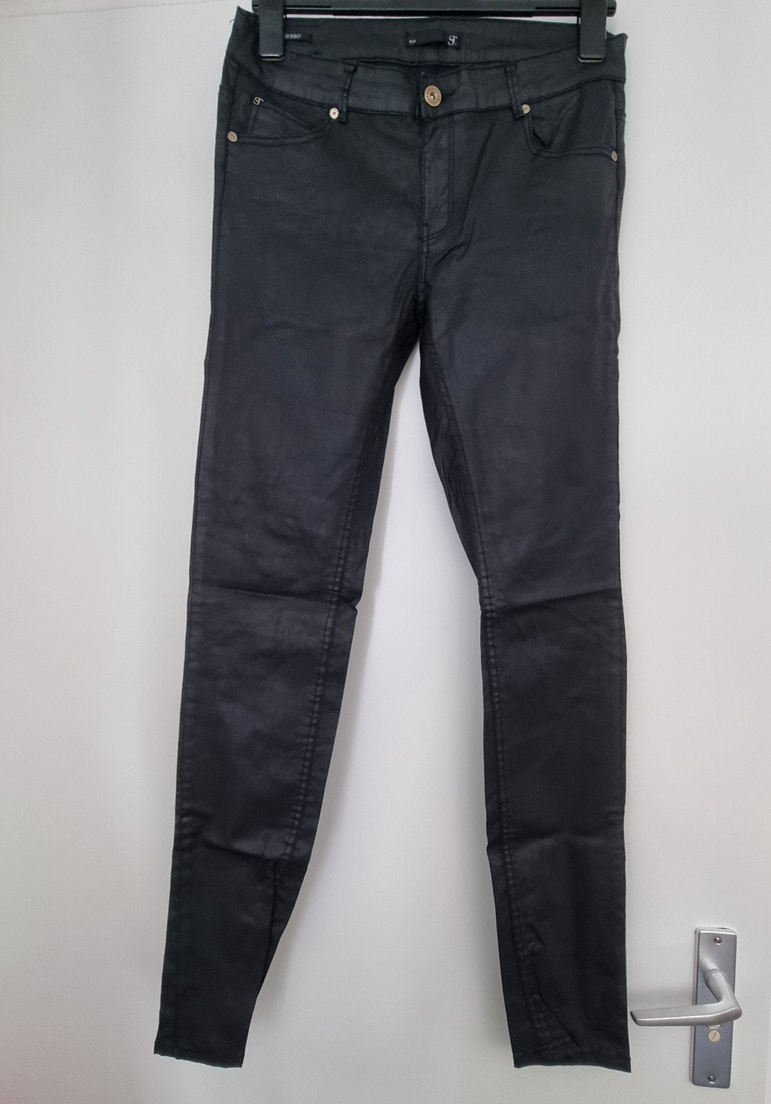 Supertrash zwarte gecoate jeans - Maat 36 (S), Supertrash, Zwart, Ophalen of Verzenden, Zo goed als nieuw