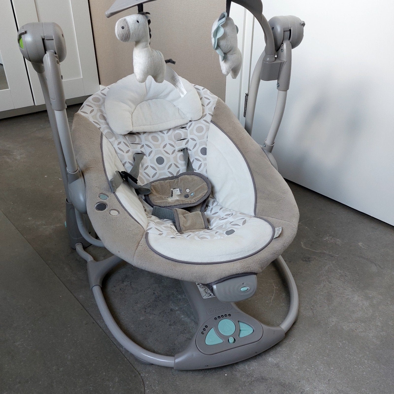 Ingenuity Schommelstoel met geluid en automatisch schommelen, Ophalen of Verzenden, Zo goed als nieuw, Overige typen, Met geluid