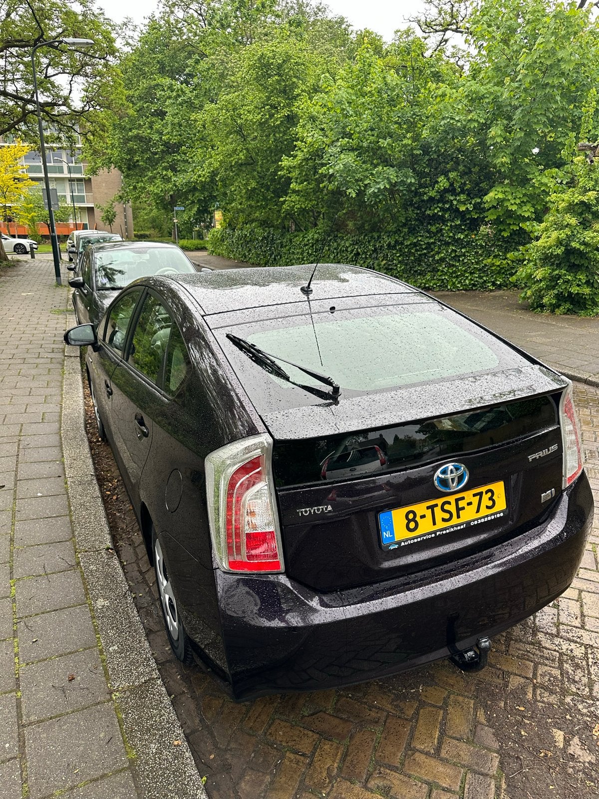 Toyota Prius 1.8 Full Hybrid 136PK Aut 2014 Rood, 1340 kg, 4 cilinders, Origineel Nederlands, 26 km/l
