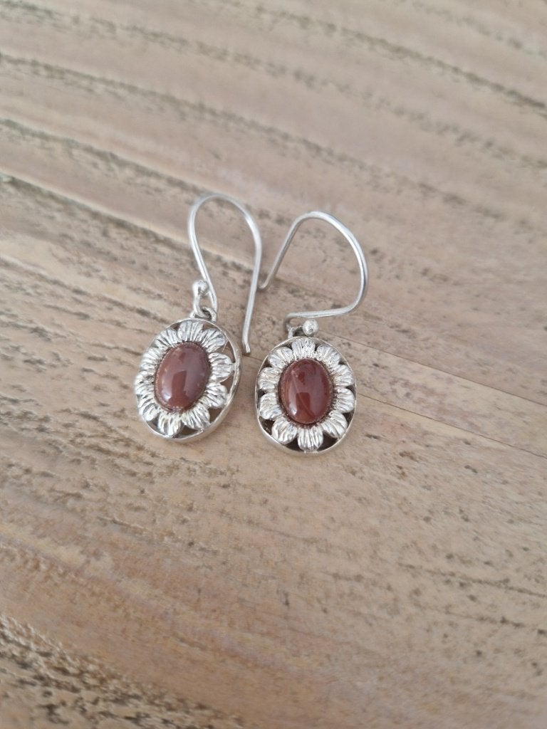 Antieke, zilveren oorbellen met carneool., Ophalen of Verzenden, Zilver, Oorbellen, Met edelsteen