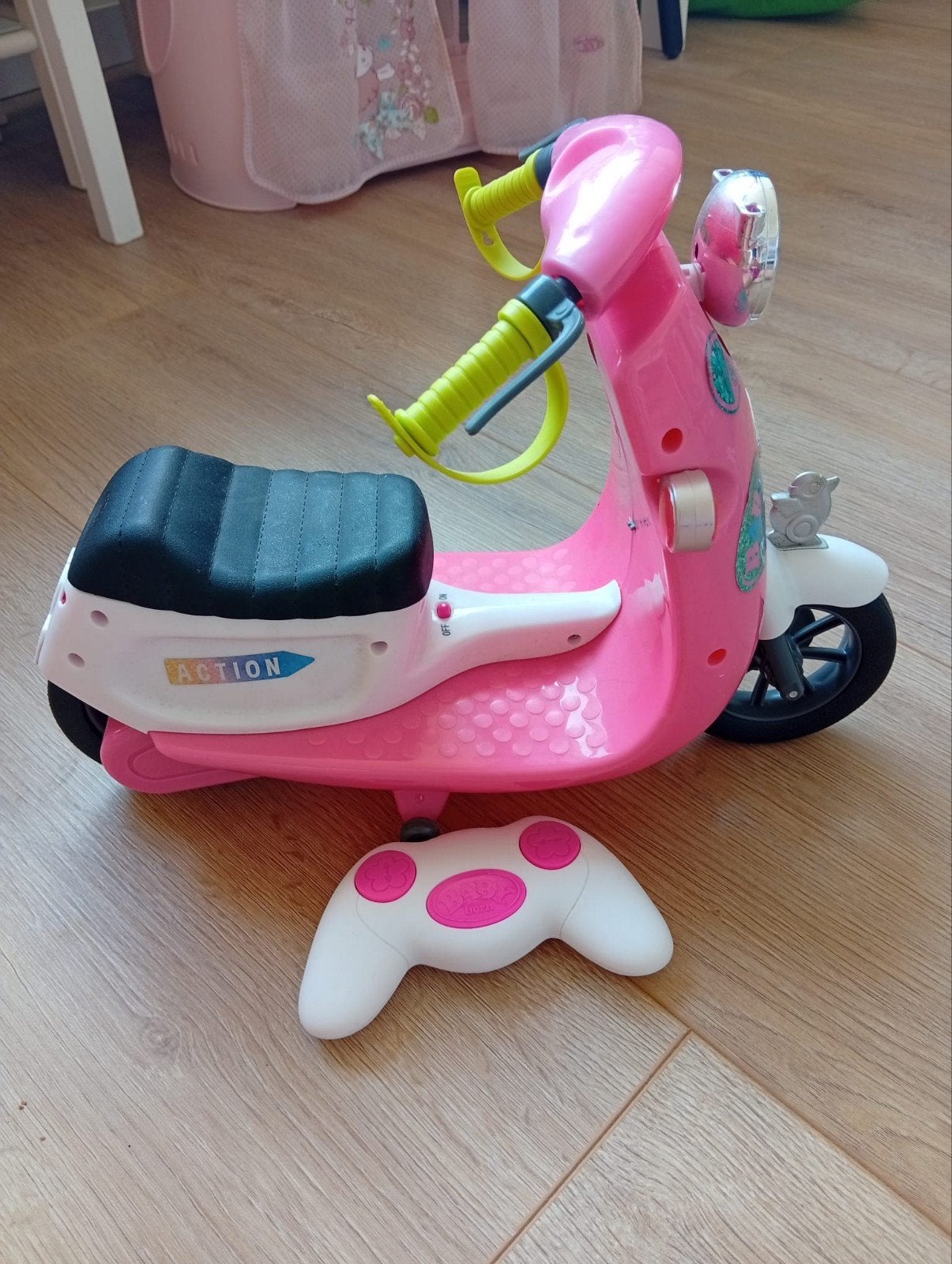 Roze Baby Born scooter met afstandsbediening, Kinderen en Baby's, Ophalen, Gebruikt, Overige typen