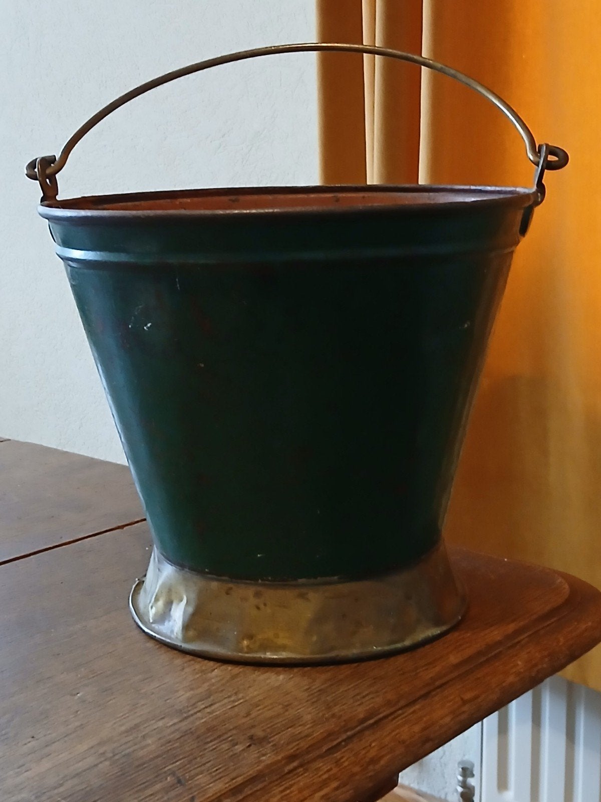 ANTIEKE EMMER(METAAL?).HG 24.5 CM., Ophalen of Verzenden