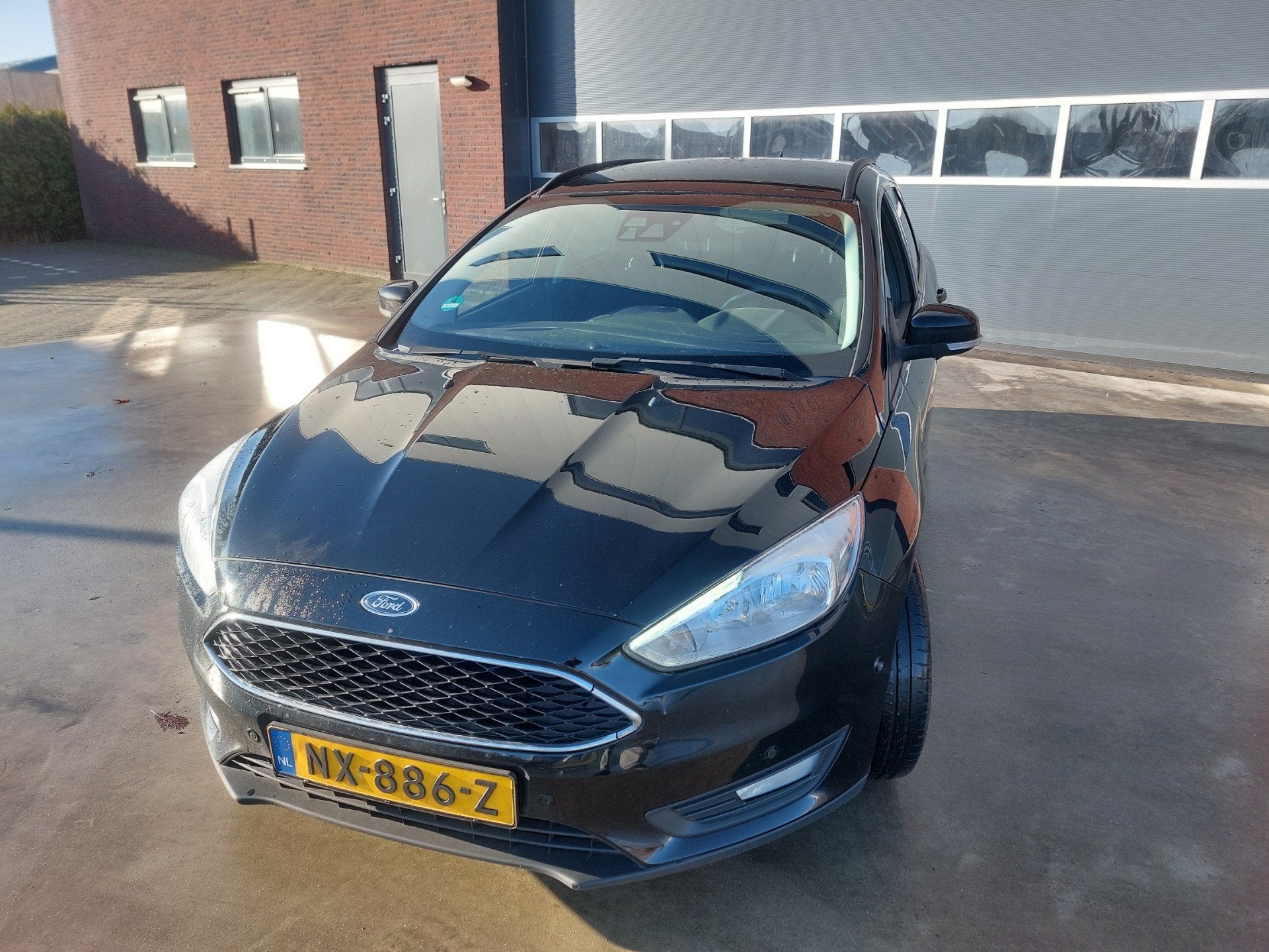 Ford Focus Wagon 1.5 TDCI Titanium AIRCO/ECC/NAV/LMV, Auto's, Stof, Gebruikt, 4 cilinders, Zwart