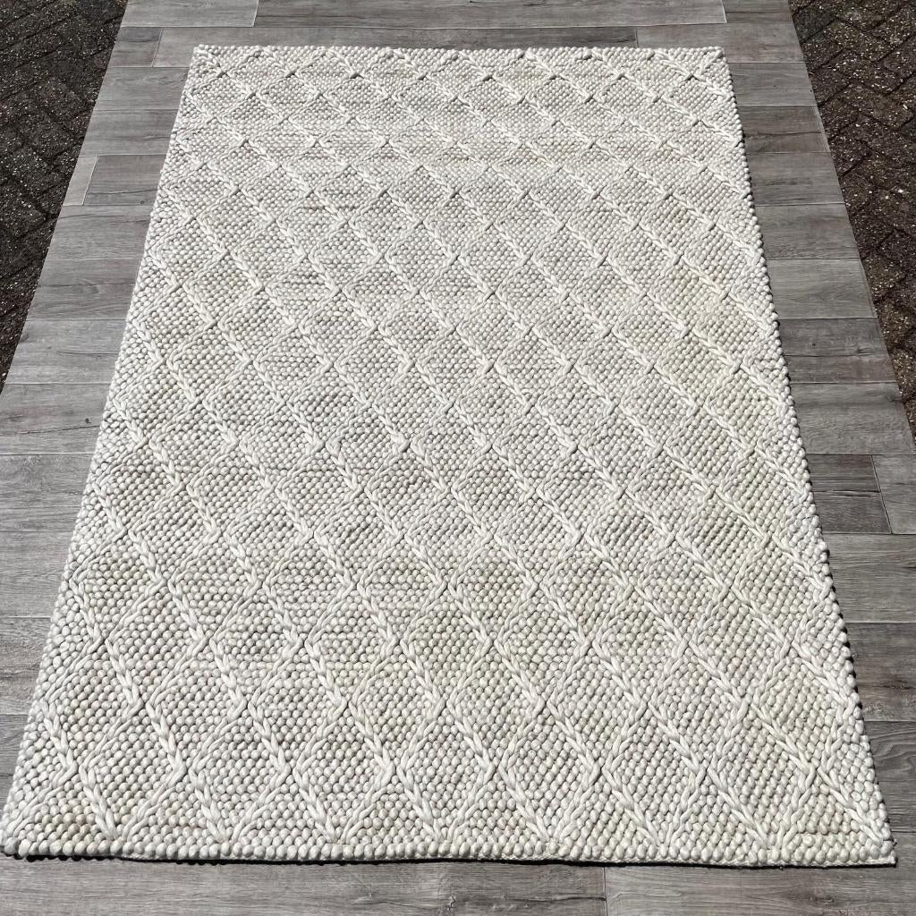 Brinker Kross 110 Vloerkleed - 200x300cm, 200 cm of meer, Ophalen of Verzenden, Zo goed als nieuw, Crème