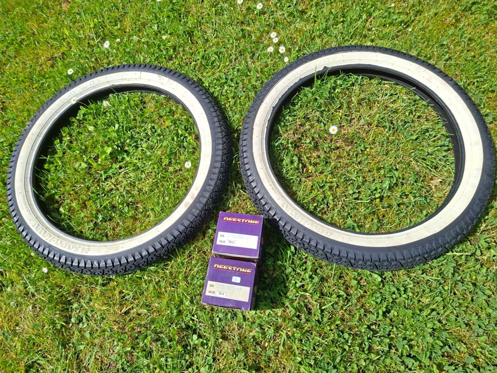 Zundapp Kreidler Puch zwartwitte banden 2 3/4 - 17 whitewall, Fietsen en Brommers, Brommeronderdelen | Algemeen, Ophalen of Verzenden