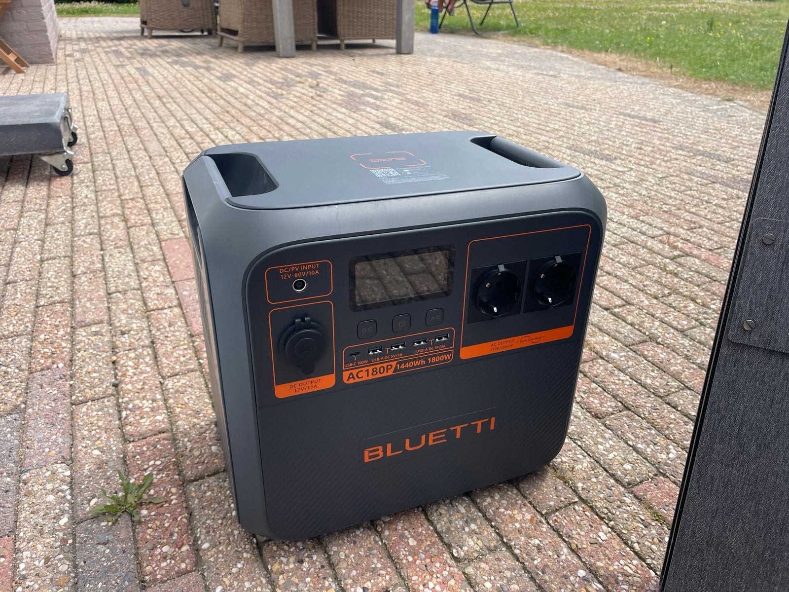 Bluetti AC180P Powerstation met Anker 200W Zonnepaneel, Ophalen of Verzenden, Zo goed als nieuw