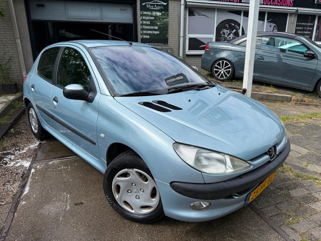 Peugeot 206 1.6-16V Gentry Apk/Airco/Automaat/Nap/Elek.Sleut, 4 cilinders, 1039 kg, Bedrijf, Elektrische ramen