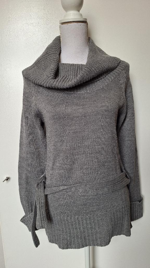(TR11) Grijze trui met ruime col en ceintuur, George - 38, Kleding | Dames, Truien en Vesten, Ophalen of Verzenden, Zo goed als nieuw