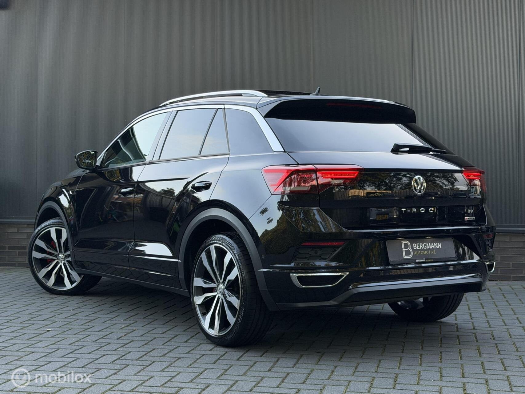 Volkswagen T-Roc 2.0 TSI 4Motion R-line|Pano|Beats|Virtual, Automaat, Dealer onderhouden, 15 km/l, Gebruikt