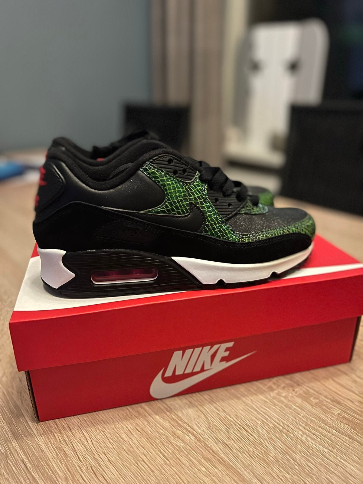 Te koop: Nike Air Max 90 - QS Green Python, Ophalen of Verzenden, Zo goed als nieuw, Overige kleuren