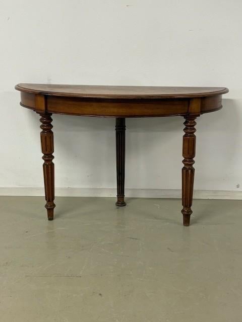 Antieke Engelse Haltafel, Ophalen