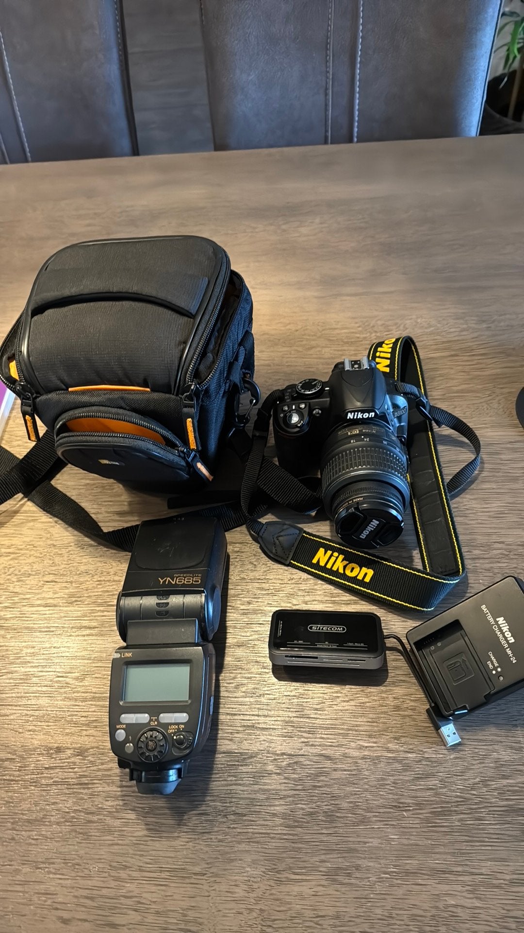 Nikon D3100, Spiegelreflex, Ophalen of Verzenden, Zo goed als nieuw, Lensdop