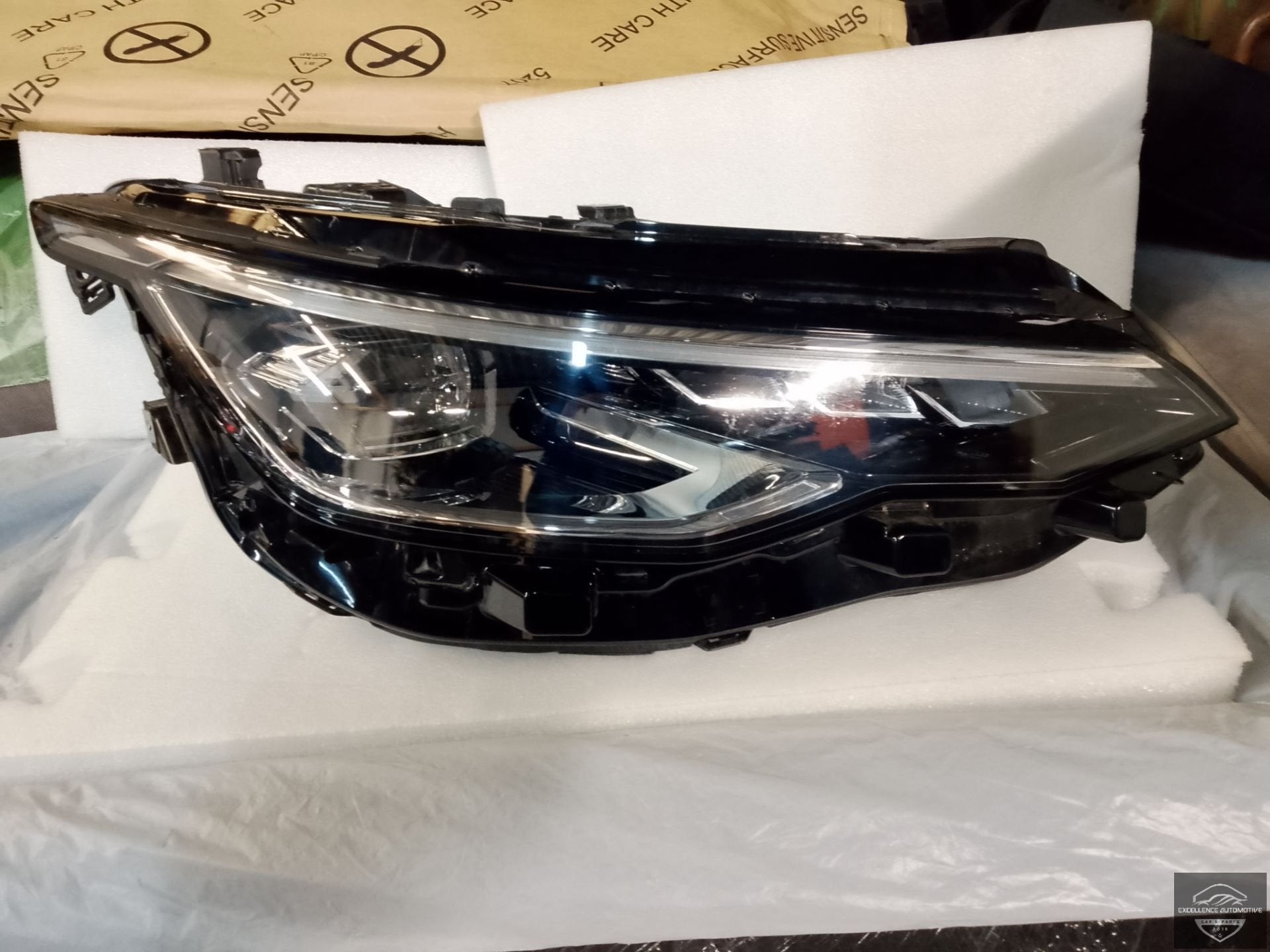 VW Golf 8 Facelift 24+ IQ Light Koplamp Rechts 5H1941060F, Gebruikt, Volkswagen, Volkswagen AG, Berliner Ring 2
38440  Wolfsburg, DE
