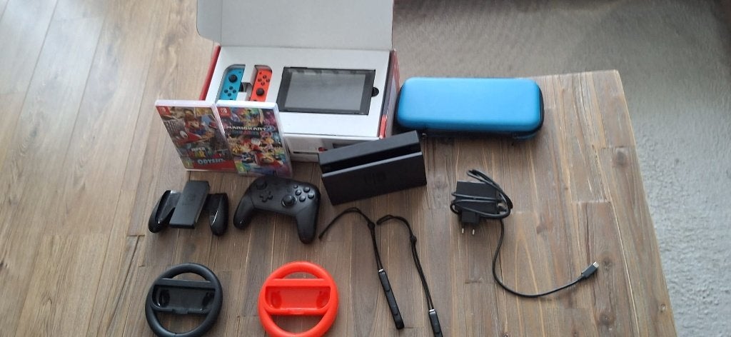 Nintendo Switch 1, Spelcomputers en Games, Ophalen, Met 2 controllers, Switch Original, Gebruikt