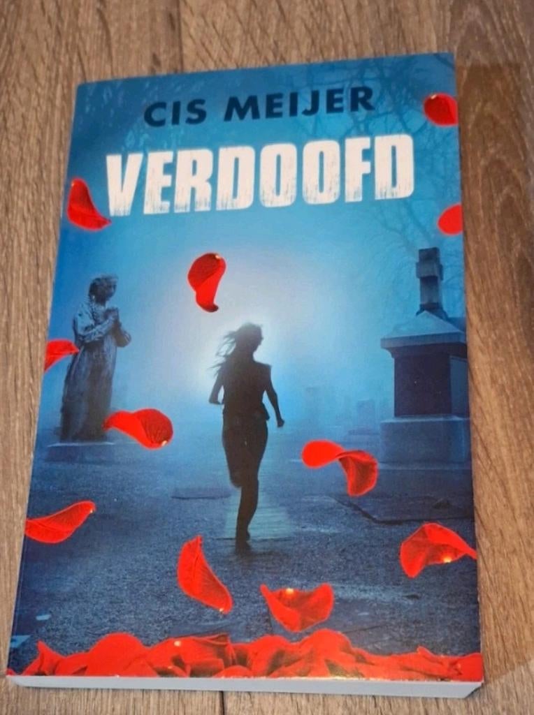 Cis Meijer - Verdoofd (special Bruna 2017), Ophalen of Verzenden, Zo goed als nieuw, Cis Meijer