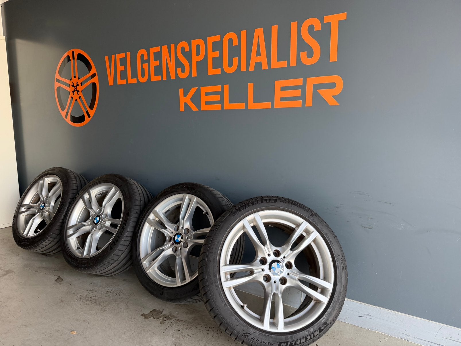 Bmw 3 4 serie 18 inch 400m velgen breedset Orig zomerset