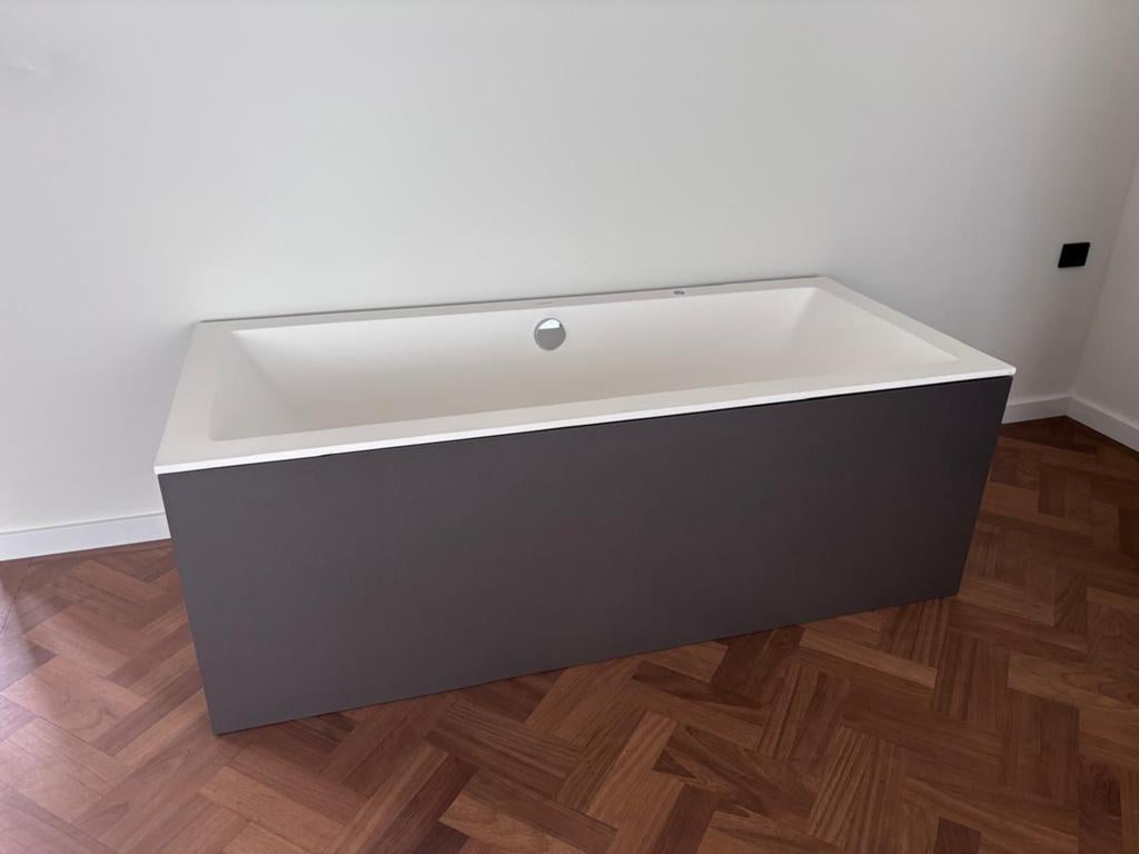 Composiet whirlpool ligbad, Huis en Inrichting, Badkamer | Complete badkamers, Ophalen, Nieuw, Met bad