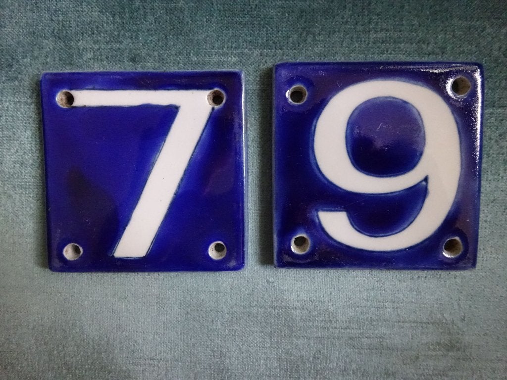2 porselein huisnummers: 7 en 6, Ophalen of Verzenden