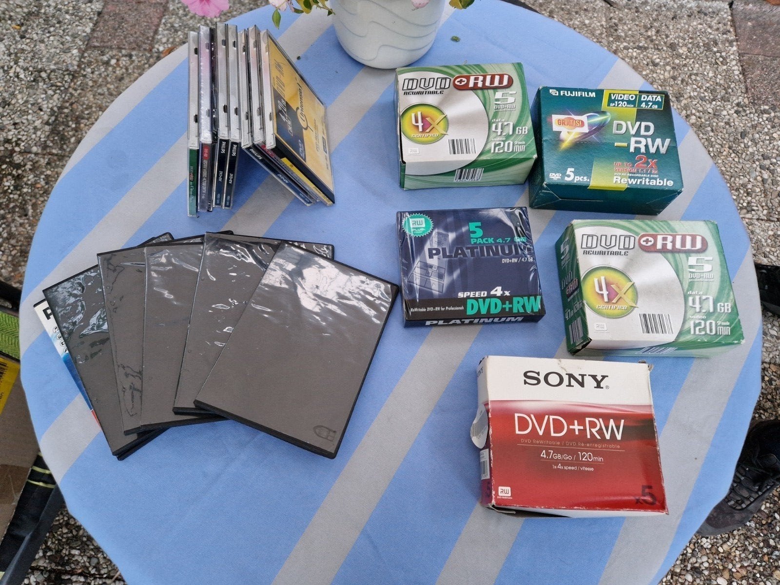 Partij lege DVD-R en DVD-RW schijven, Cd, Nieuw, Ophalen of Verzenden, Diverse (Philips, Mediarange, Lifetec, Platinum, Sony, Fujifilm)