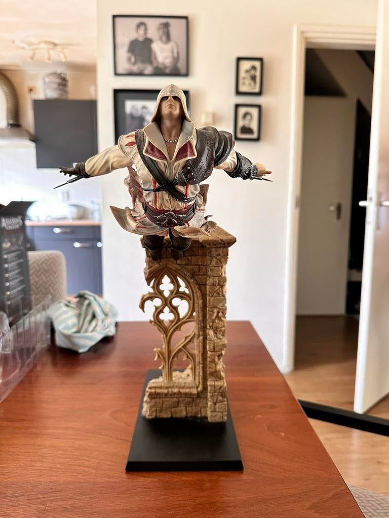 Assassin's Creed II Ezio Leap of Faith beeld - Doos beschadi, Ophalen of Verzenden, Zo goed als nieuw