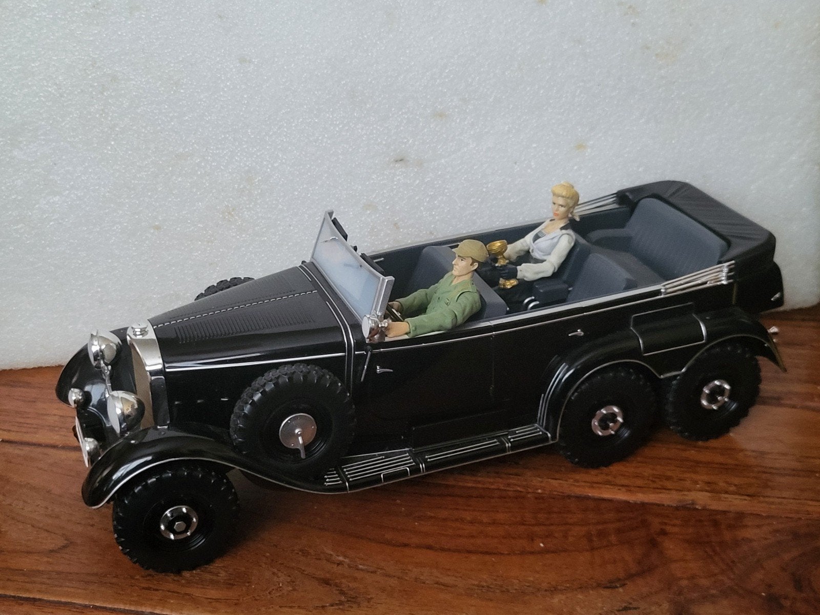 Indiana Jones Figuren Soldaat & Elsa in 6 wheels Mercedes, Ophalen of Verzenden, Gebruikt