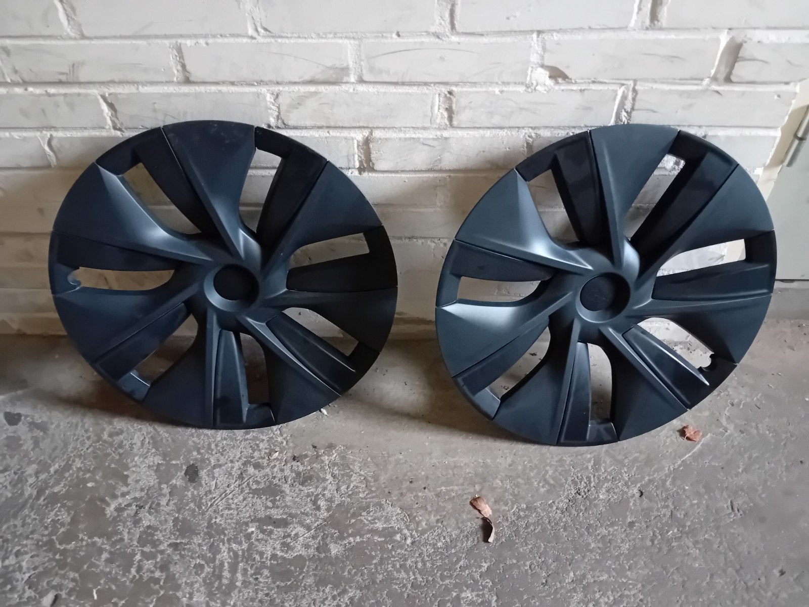 2x Tesla wieldoppen - 51cm breedte, Ophalen of Verzenden, Gebruikt