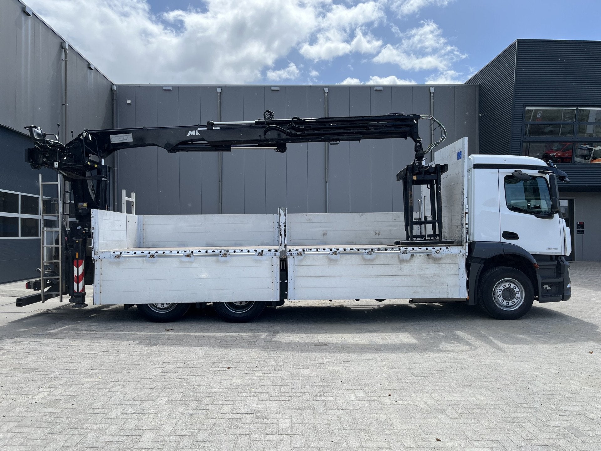 Mercedes-Benz ANTOS 2546 6X2 Bouwstoffenauto / Open laadbak, Auto's, Vrachtwagens, Automaat, Stof, Wit, Mercedes-Benz