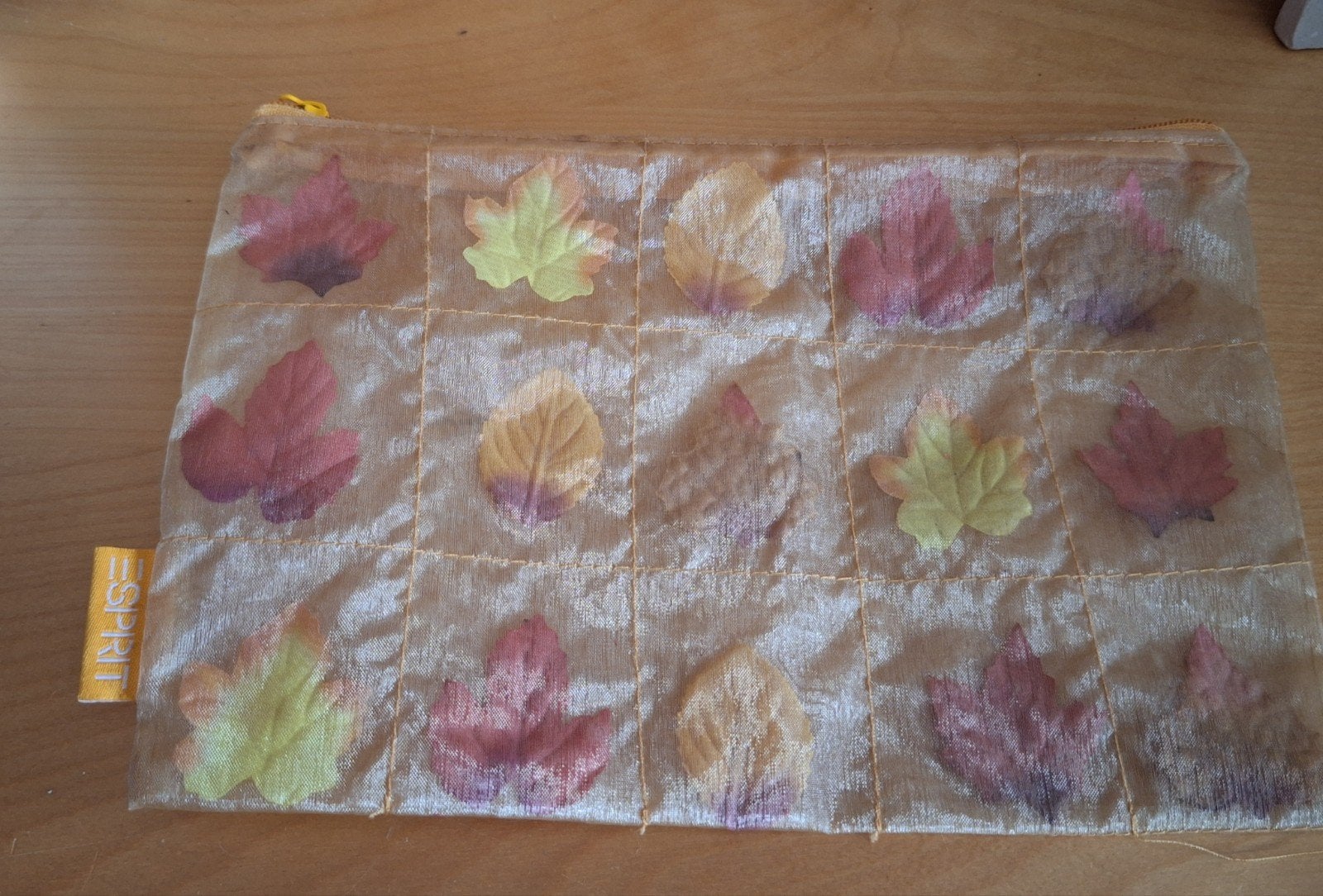 Esprit etui met herfstbladeren, Ophalen of Verzenden, Nieuw, Oranje, Softcase