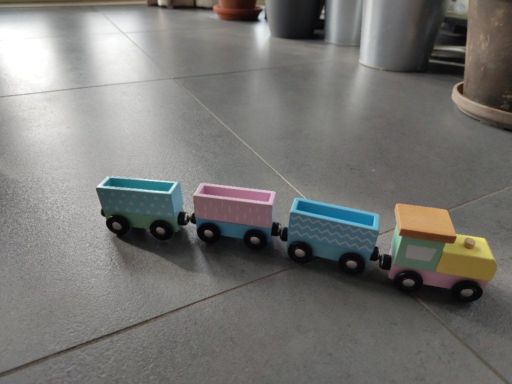Houten treintje, Kinderen en Baby's, Speelgoed | Houten speelgoed, Ophalen of Verzenden, Duw- of Trekspeelgoed