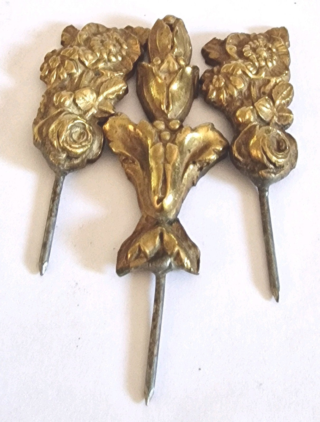 Antieke messing meubelornamenten, siernagels, 3 stuks, Ophalen of Verzenden