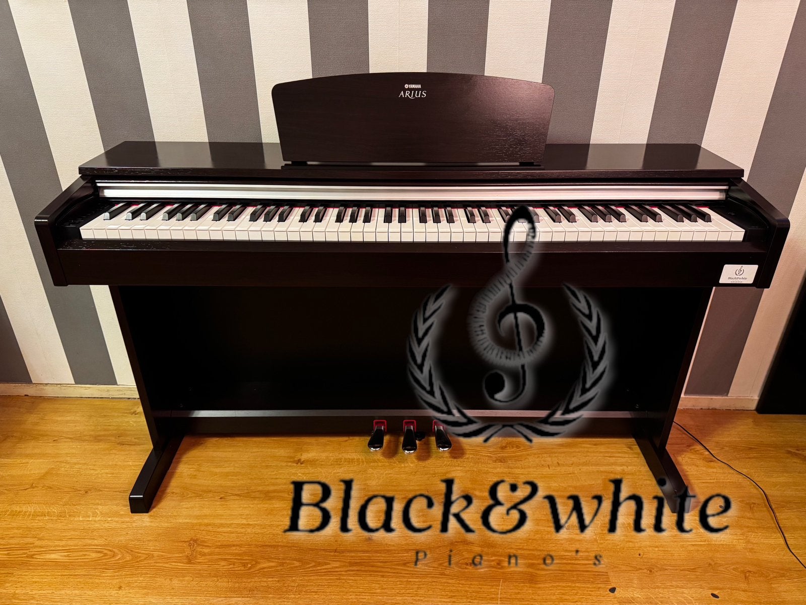 Yamaha Arius digitale elektrische piano . Incl garantie, Yamaha Arius, Bruin, Digitaal, Ophalen of Verzenden