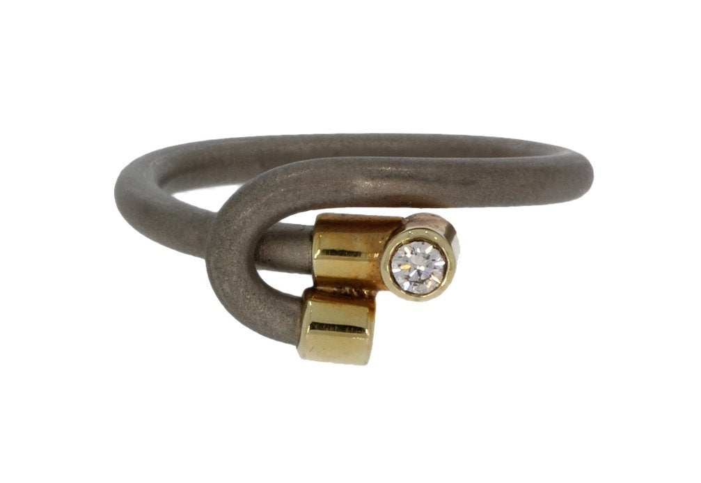 Diamant briljant 14k gouden dames ring titanium design