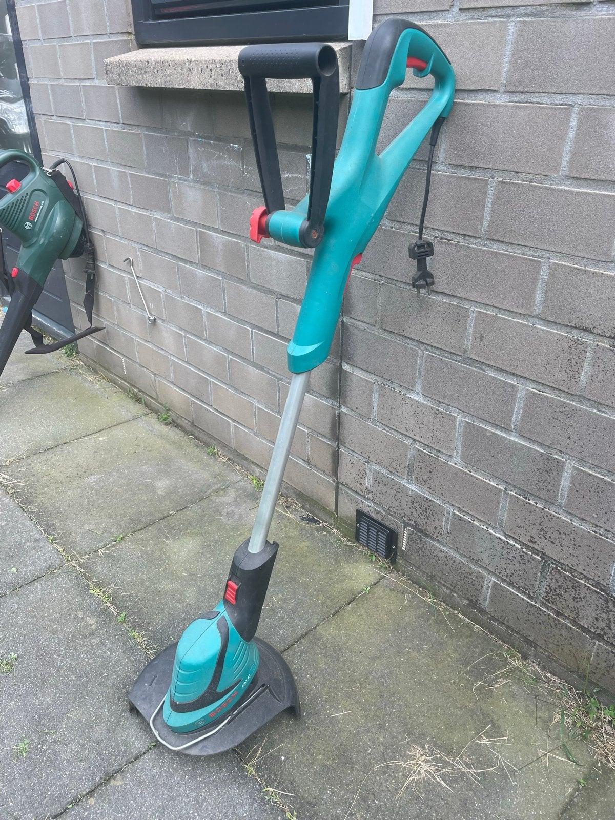 Bosch ART 27 Grastrimmer met extra vuldraad, Tuin en Terras, Ophalen, Gebruikt, 30 tot 50 cm, Elektrisch