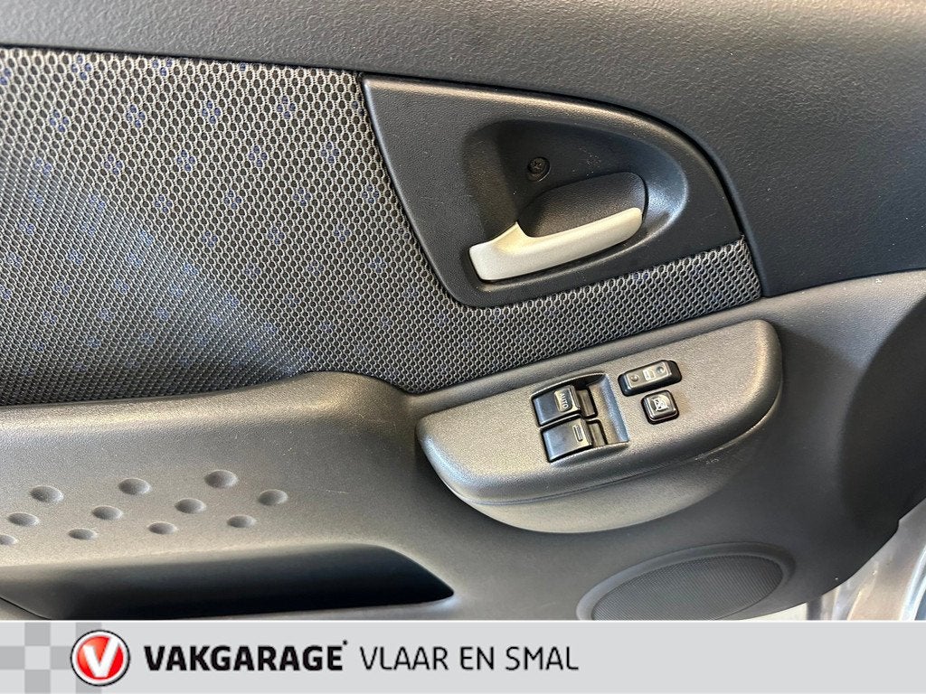 Toyota Yaris Verso 1.3 VVT-i Sol Hoge zit Automaat-Airco-Vee, Auto's, Toyota, 1299 cc, Stof, Zwart, 4 cilinders