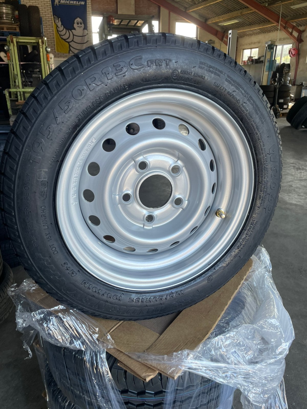 Hogedruk aanhanger wielen 195/50R13C 104/101 Nieuw ! OP=OP, Auto diversen, Ophalen of Verzenden, Nieuw