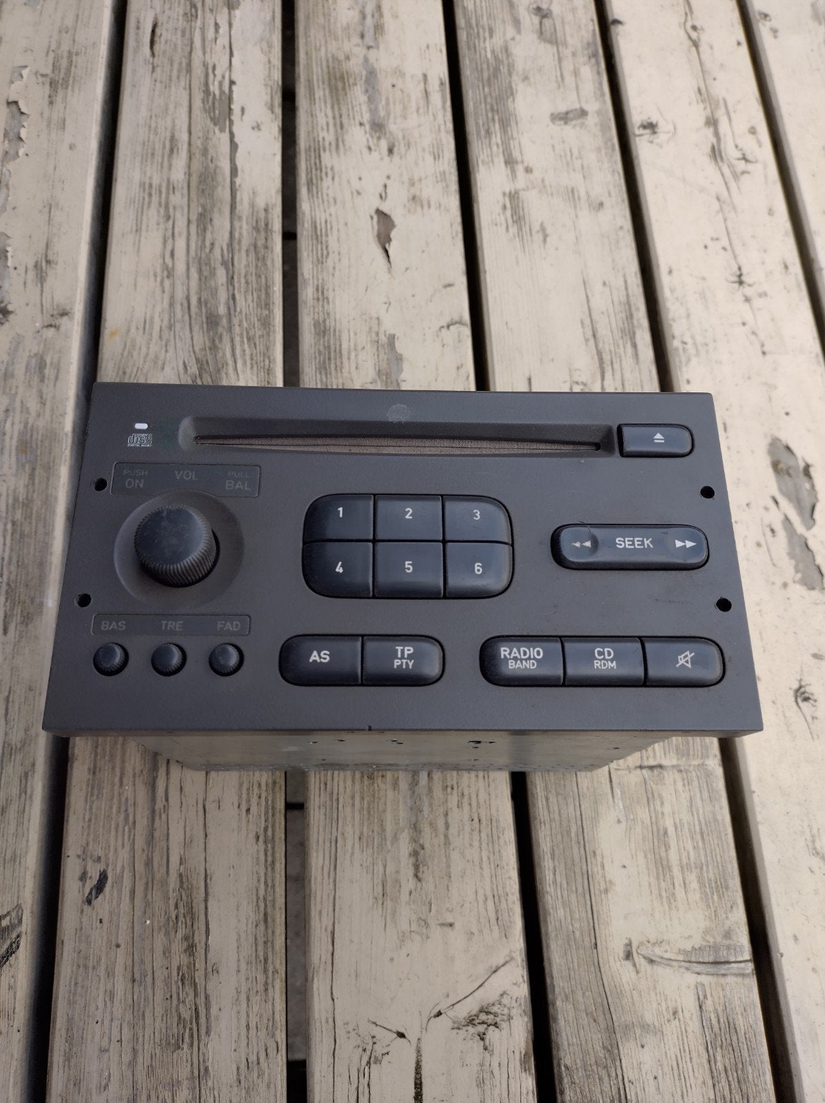 Saab radio / CD-speler - Werkt goed, moet ingeregeld, Auto diversen, Autoradio's, Ophalen of Verzenden, Gebruikt