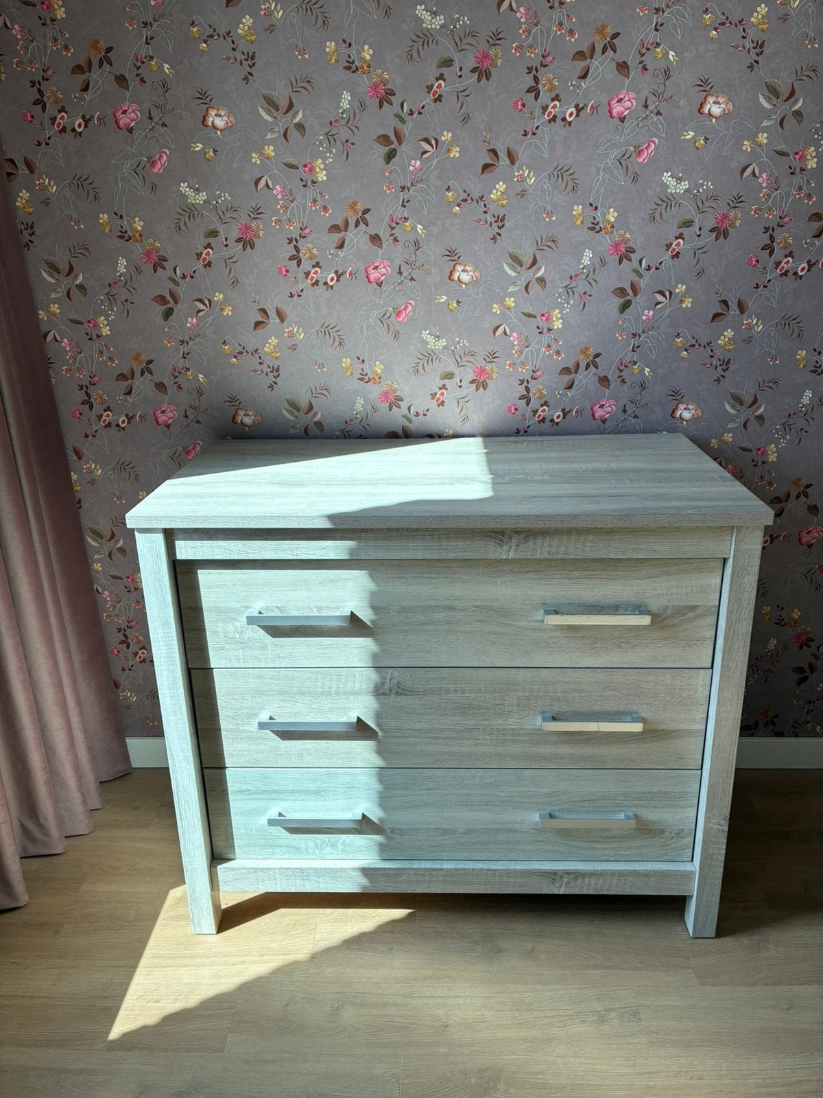 Gratis afhalen commode en ledikantje inclusief matrasje, Ophalen, Gebruikt, 50 tot 70 cm, 100 cm of meer