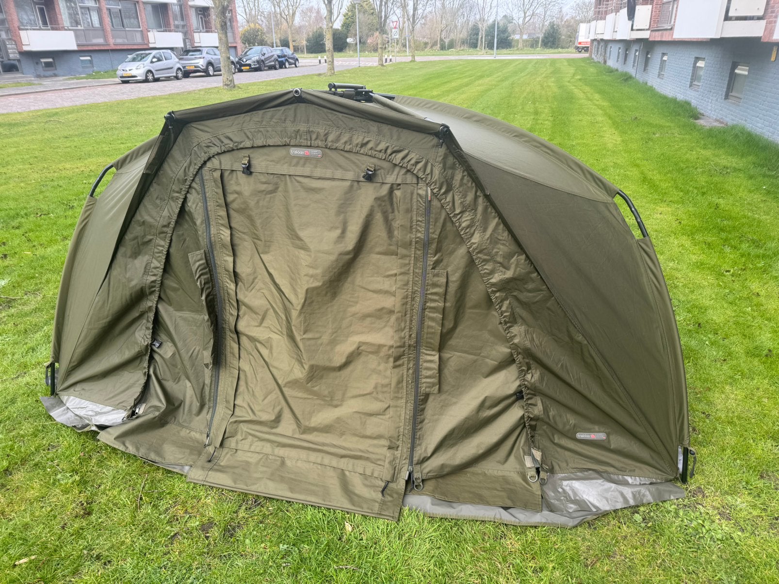 Trakker Tempest Aquatexx ev 100 met social cap, Watersport en Boten, Hengelsport | Karpervissen, Ophalen of Verzenden, Zo goed als nieuw