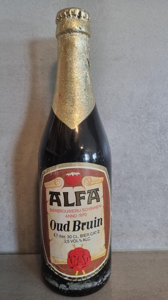 Alfa Oud Bruin - Bierbrouwerij Schinnen - 30cl - tht '91, Verzamelen, Biermerken, Glas of Glazen, Overige merken, Ophalen of Verzenden